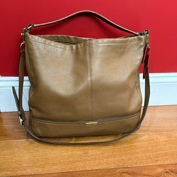 Coach British Tan Leather Hobo Adj. Strap 2 Way Shoulder Zip Close - Picture 1 of 16